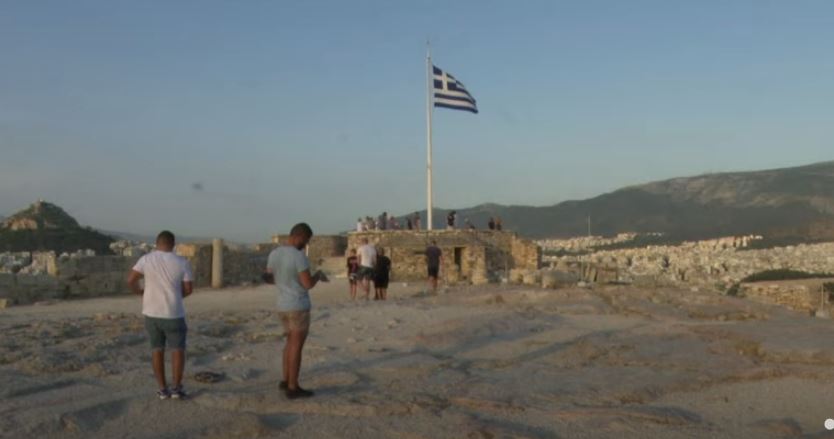 Vështrim i rrallë në Akropol (VIDEO)