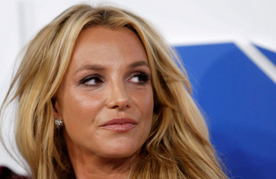 Britney Spears tregon nëse do të performojë përsëri