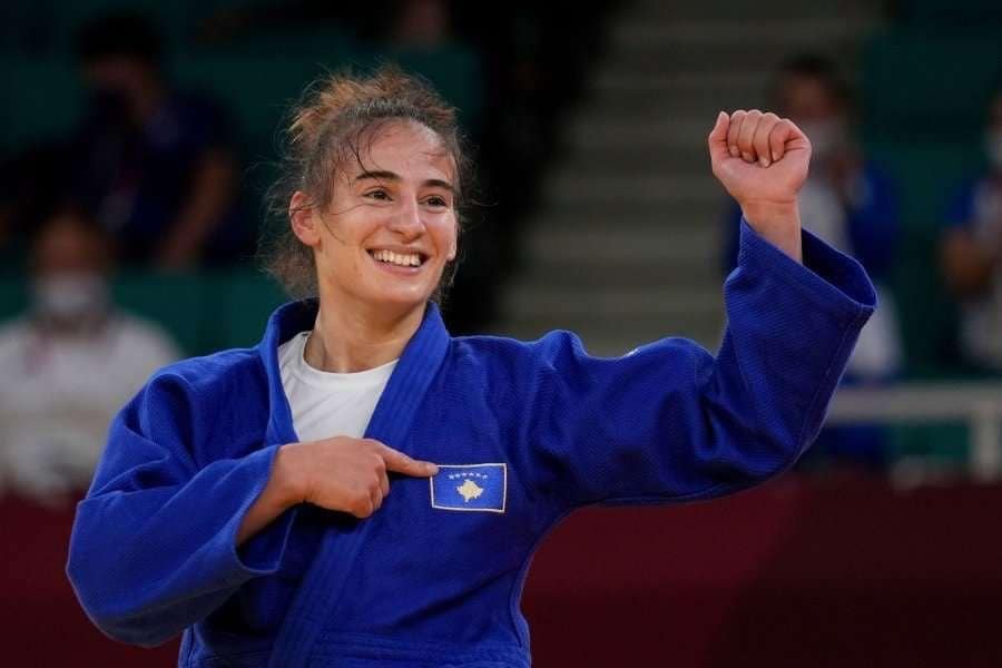 NORA GJAKOVA, E ARTA E KOSOVËS