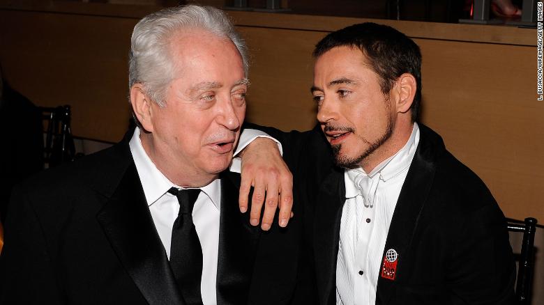 Vdes regjisori dhe njëherësh babai i Rober Downey Jr