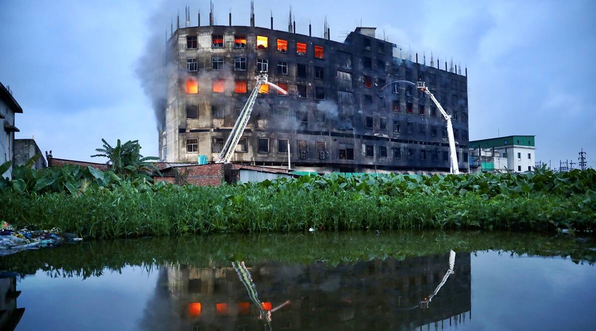 Zjarri në një fabrikë në Bangladesh lë 52 të vdekur (VIDEO)