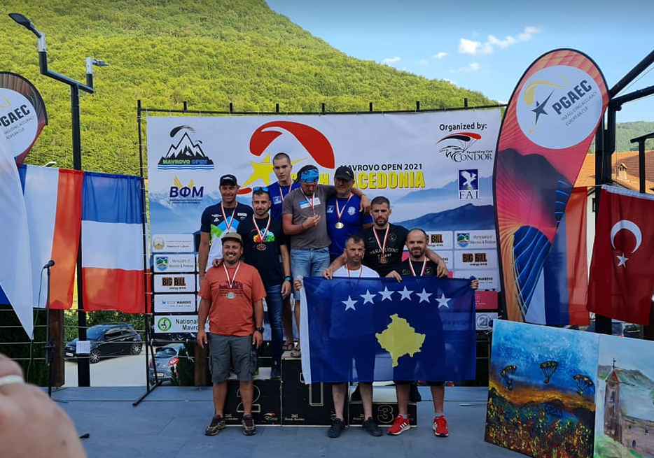 Kosova e 10-ta në botë në sportin e Paraglajding