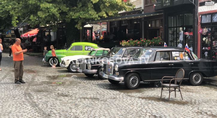 Mbahet festival i Oldtimer-ëve në Prizren (FOTO) - Klan Kosova