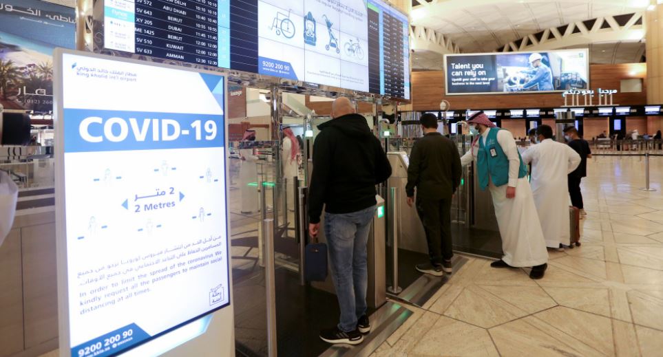 Arabia Saudite me masa të reja për ata që udhëtojnë në vendet e “listës së kuqe”