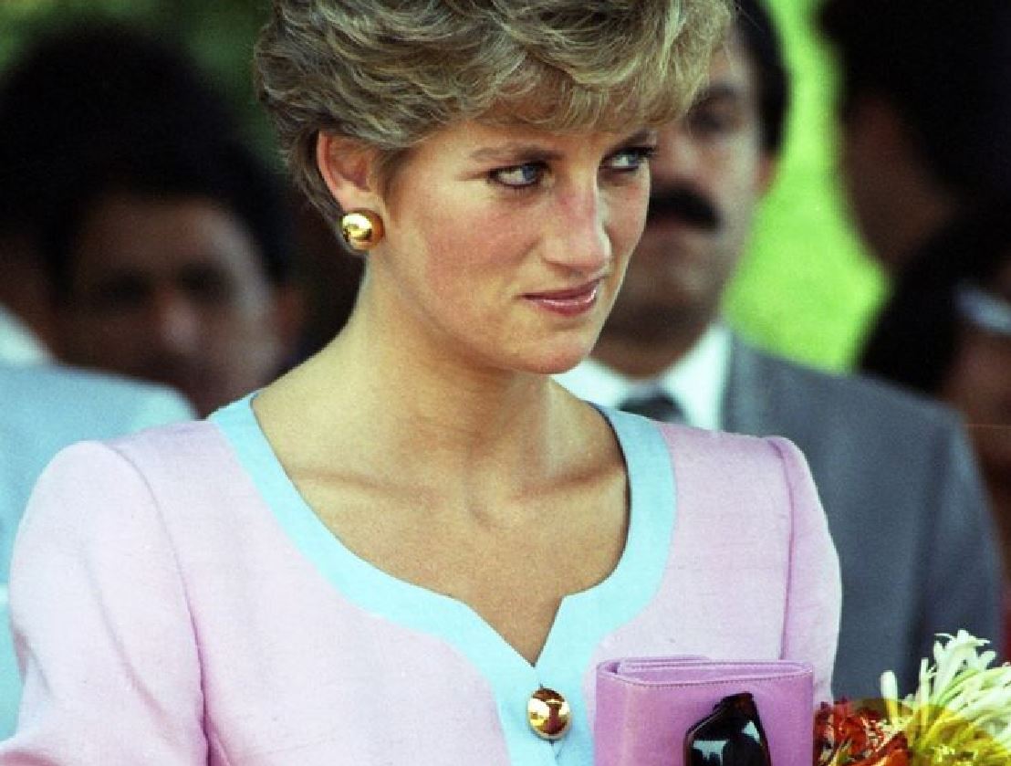 Veshjet që e vërtetojnë se Princesha Diana ishte e dashuruar me ngjyrën rozë (FOTO)