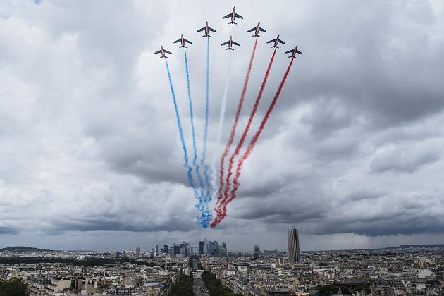 Francezët shikojnë spektaklin e Ditës së Bastilles nën hijen e variantit Delta