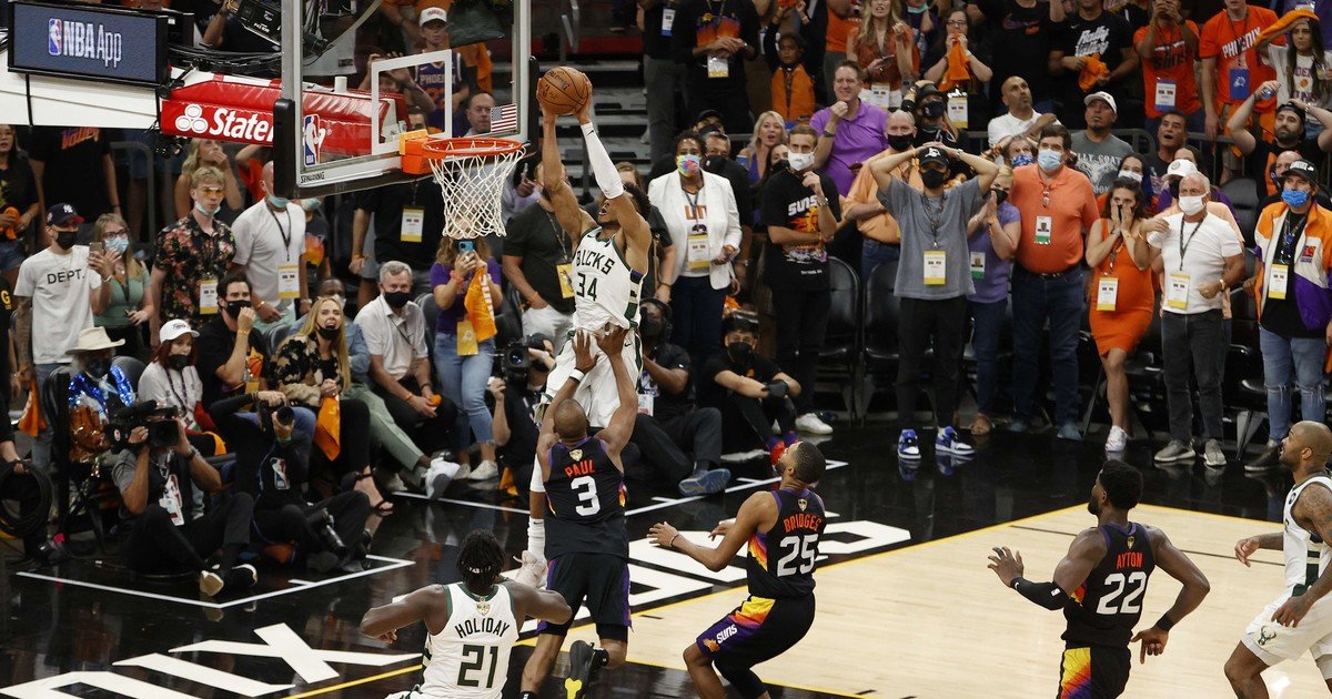 Bucks afër titullit, triumfojnë për të tretën herë me radhë ndaj Suns (VIDEO)