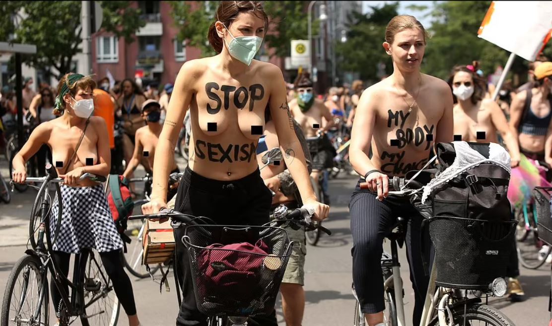 Çiklistet në Gjermani protestojnë topless për një arsye të veçantë