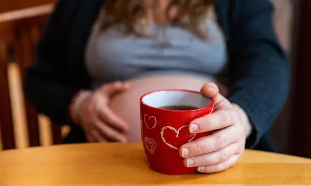 Shtatzënave në Angli u mohohet ndihma e shëndetit mendor perinatal, shkak COVID-19