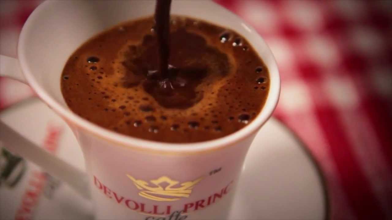E thotë studimi: Pirja e kafesë zvogëlon rrezikun e infeksionit nga COVID-19