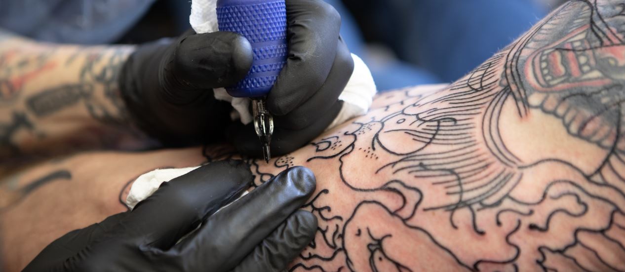 A rrezikoheni nga kanceri nëse bëni tatuazh?
