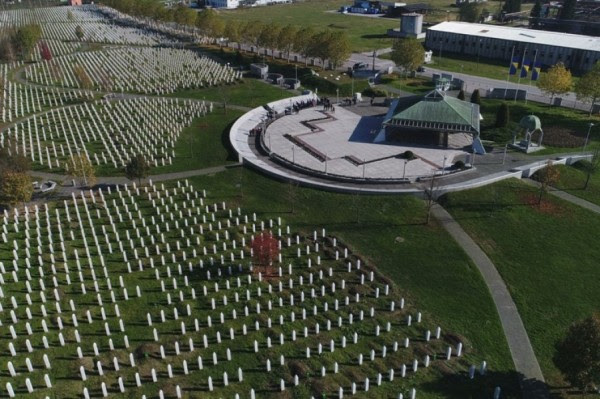 26 vjet nga masakra e Srebrenicës