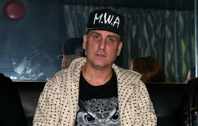 Mike Dean largohet nga produksioni i albumit të Kanye West-it
