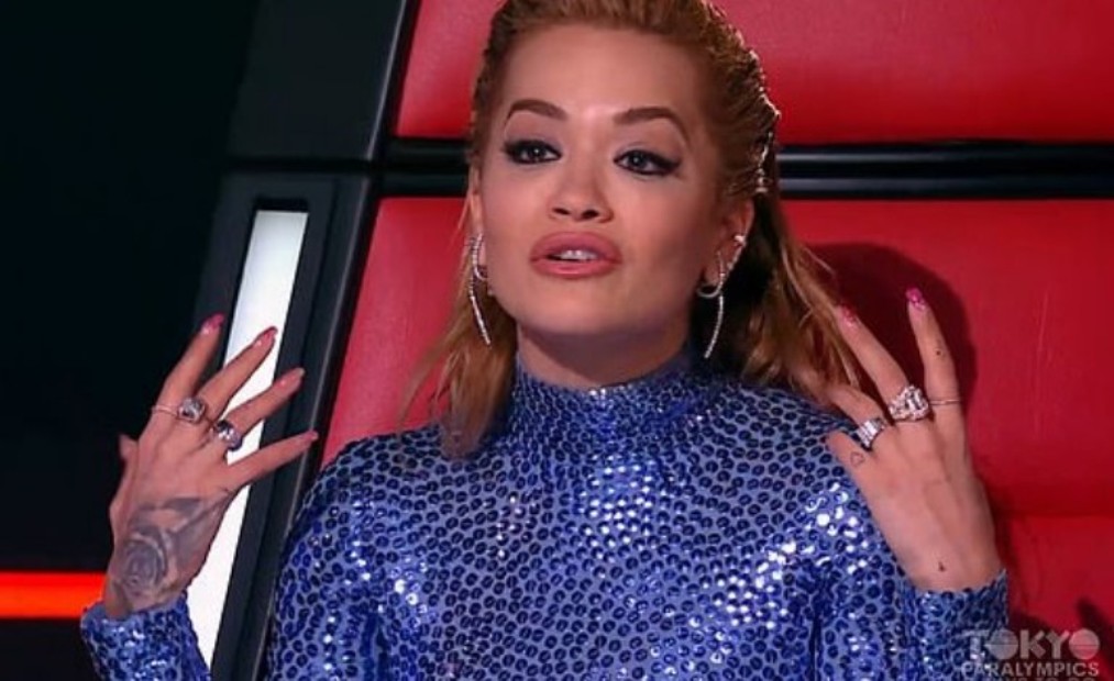 Rita Ora shpërthen në lot në “The Voice Australia”, përmend largimin nga Kosova…