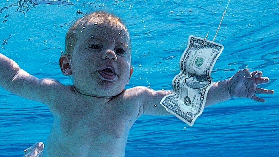 Nirvana paditet nga foshnja në kopertinën e albumit Nevermind