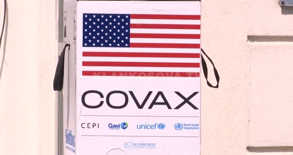 SHBA-ja i dhuron i Kosovës 35 mijë vaksina anti-COVID (VIDEO)