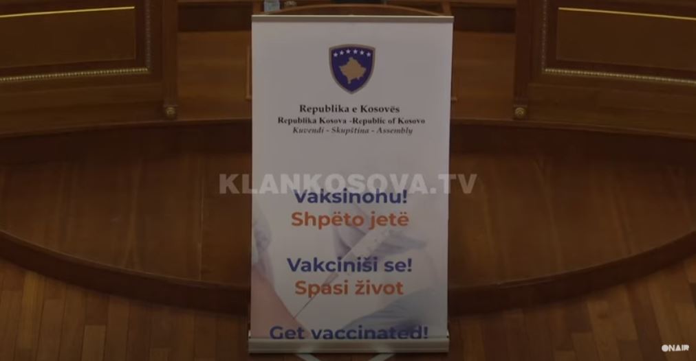 Deputetët apelojnë, nuk dihet sa janë vaksinuar (VIDEO)
