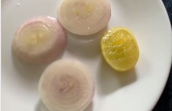 Këto janë përfitimet shëndetësore nëse hani qepë me lëng limoni