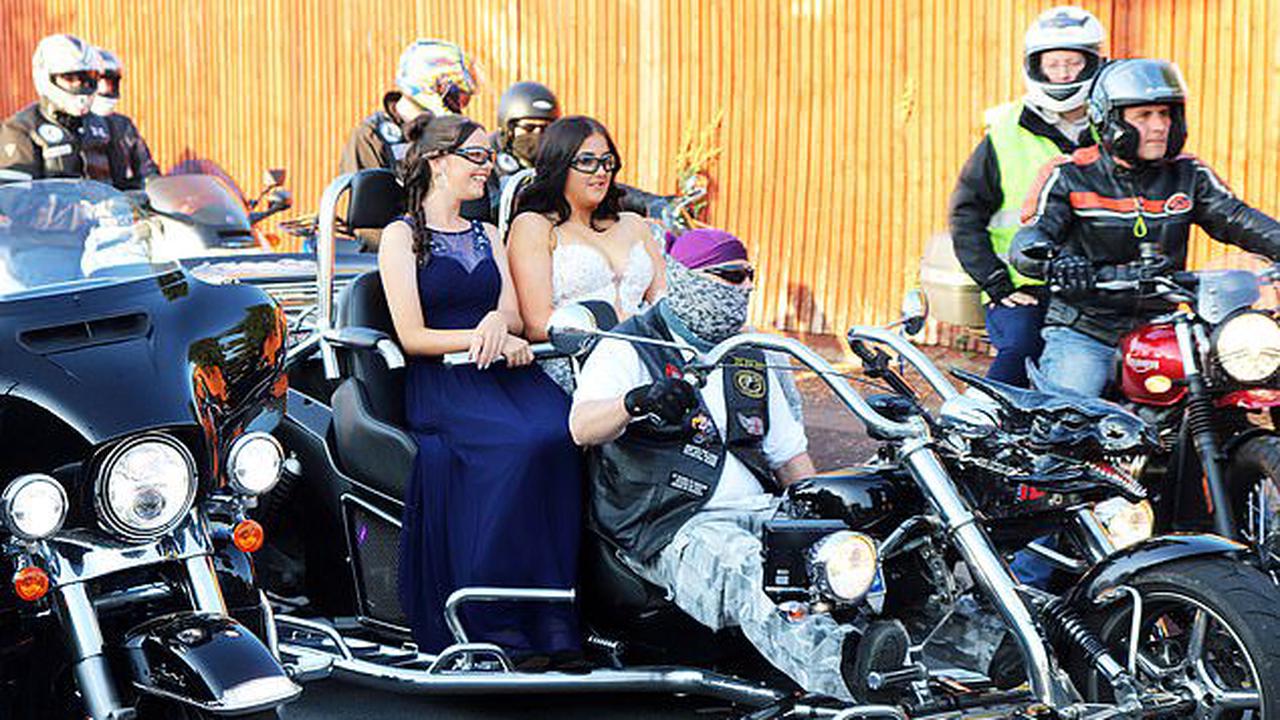 15 vjeçarja që u bullizua nga shoqëria, shkon në mbrëmjen e maturës me gati 300 motoçiklistë (FOTO)