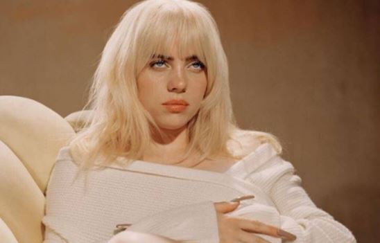 Çështjet e imazhit të trupit e bënë Billie Eilish të ndalonte veshjen e "fustanave të gjerë"