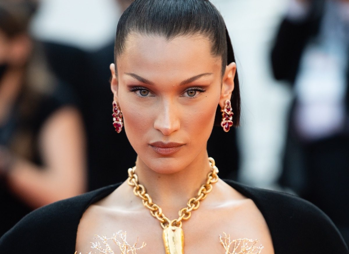 Bella Hadid zbulon operacionin plastik që ka bërë në moshën 14-vjeçare