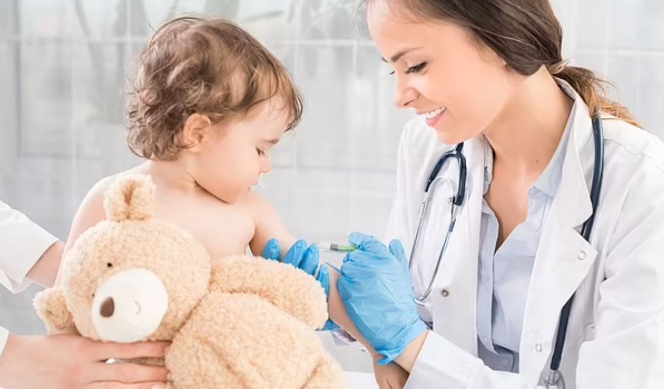 Foshnjave mund t'u jepet vaksina antiCOVID e Pfizer në SHBA këtë dimër