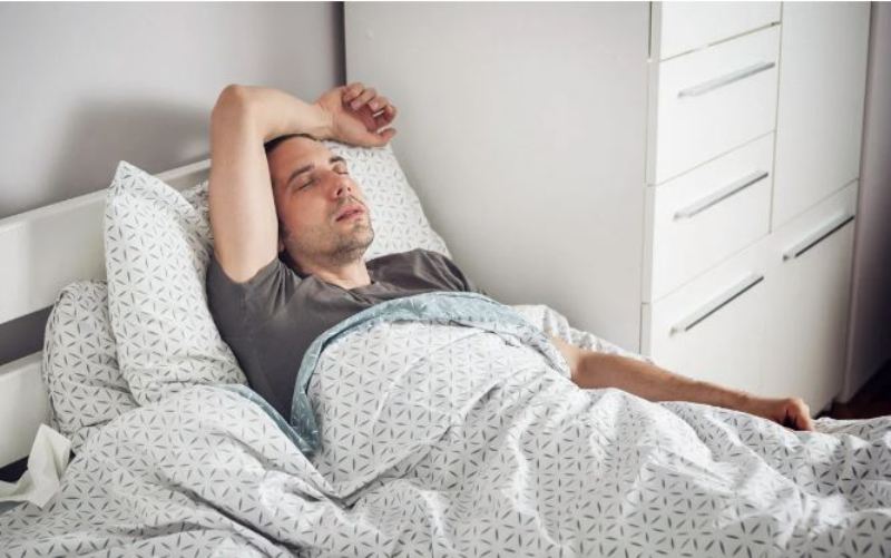 Studim: Mund të iu duhen më shumë se një javë, për të kompensuar ditët pa gjumë