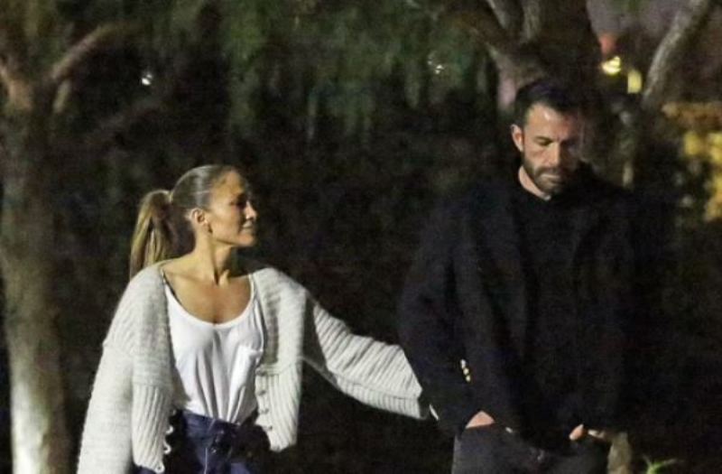 Jennifer Lopez dhe Ben Affleck bashkë me fëmijët e tyre u mblodhën për të parë film