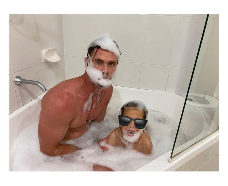 10 persona të famshëm që shkëlqejnë në rolin e prindit (FOTO)