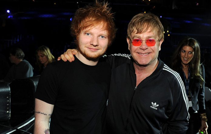 Ed Sheeran: Elton John më telefonon përditë