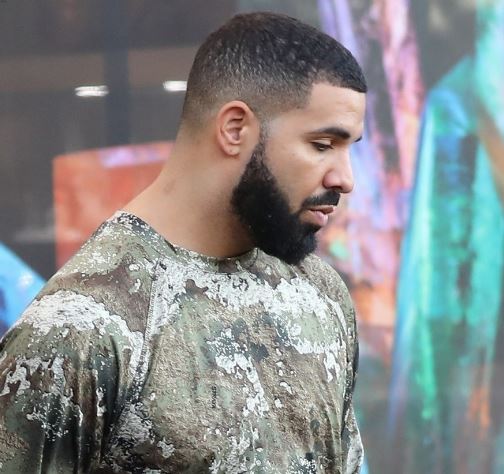 Drake blen kristale para AMA 2021 (FOTO)