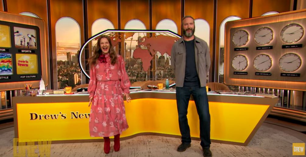 Drew Barrymore ribashkohet me ish-burrin pas 20 vjetësh (VIDEO)
