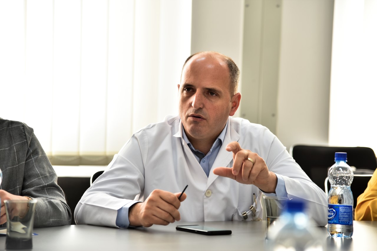 Hyseni (LDK): Kosova po përballet me pandeminë e paaftësisë së MSH-së