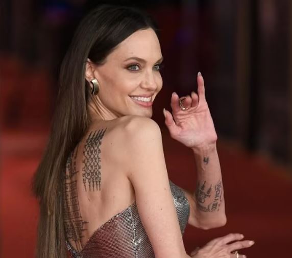 Diçka nuk po shkon më flokët e Angelia Jolie!? (FOTO)