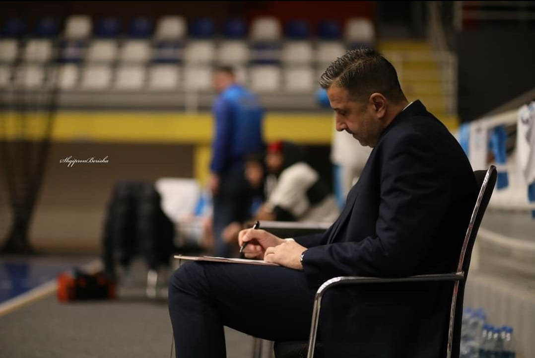 Zyrtare: Fotis Takianos largohet nga posti i trajnerit te Rahoveci