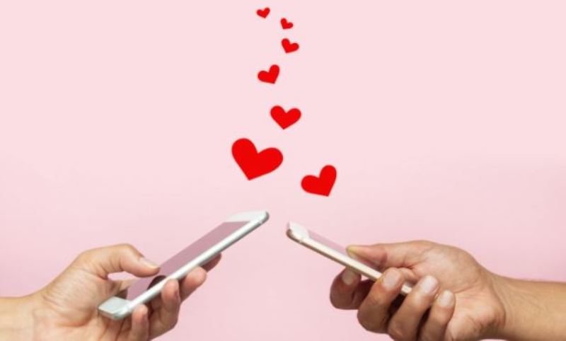  Disa mënyrat si ta mbroni shëndetin mendor kur njoftoheni me dikë përmes internetit