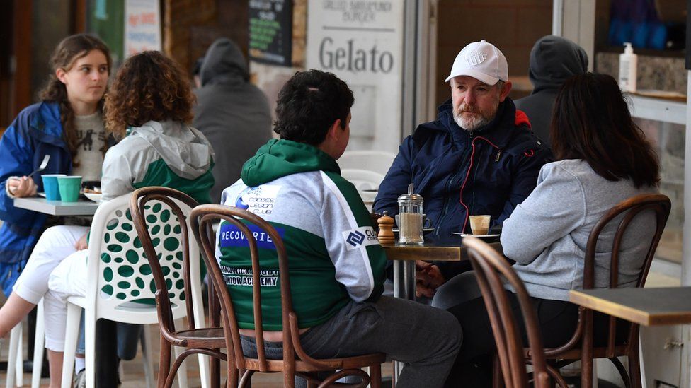 Sidnei feston fundin e bllokadës 107 ditëshe (VIDEO)