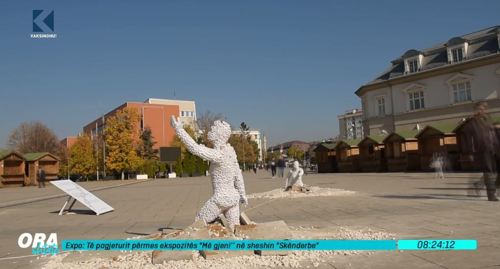 Të pagjeturit përmes ekspozitës "Më gjeni" në sheshin "Skënderbeu" (VIDEO)