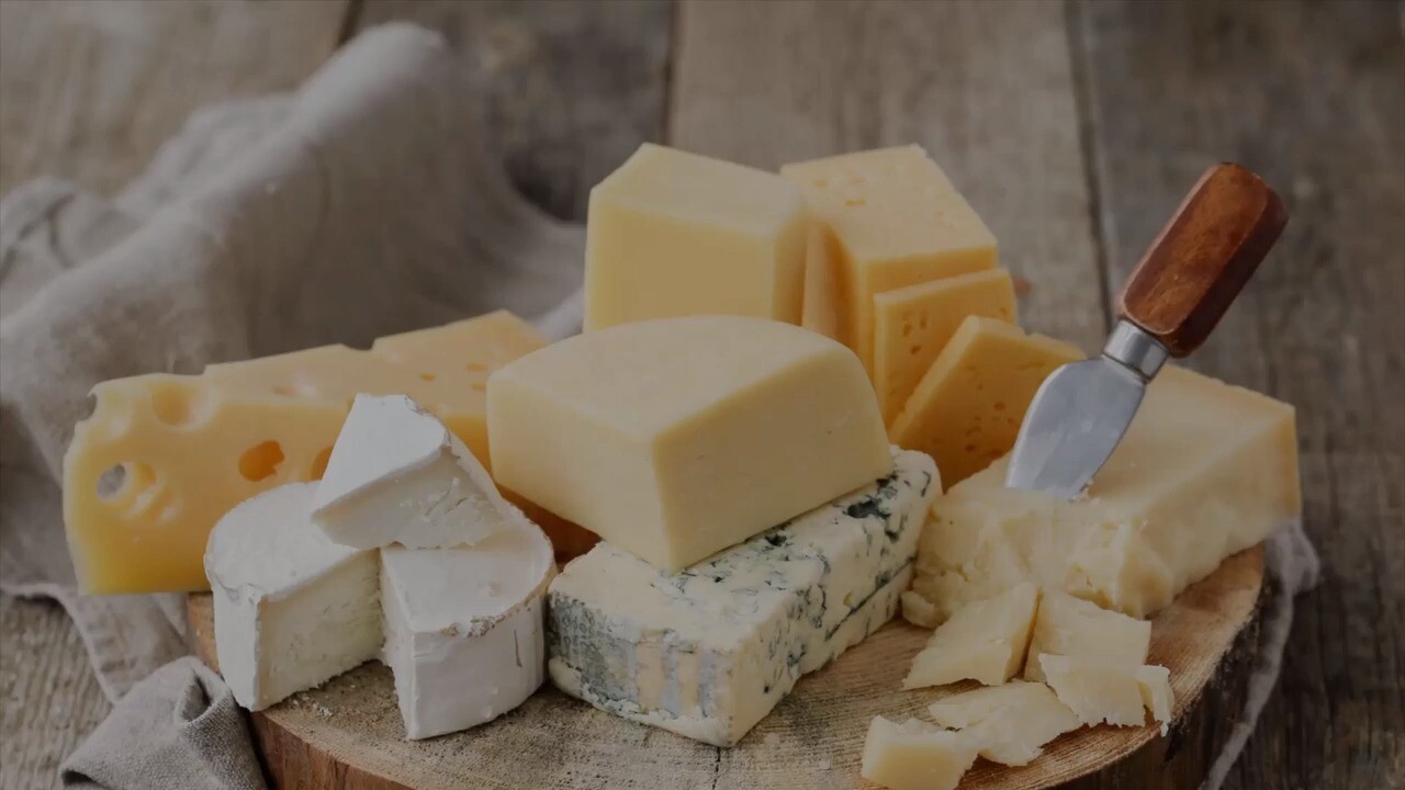 Pesë arsye pse duhet të përfshini djathin në dietën tuaj ditore