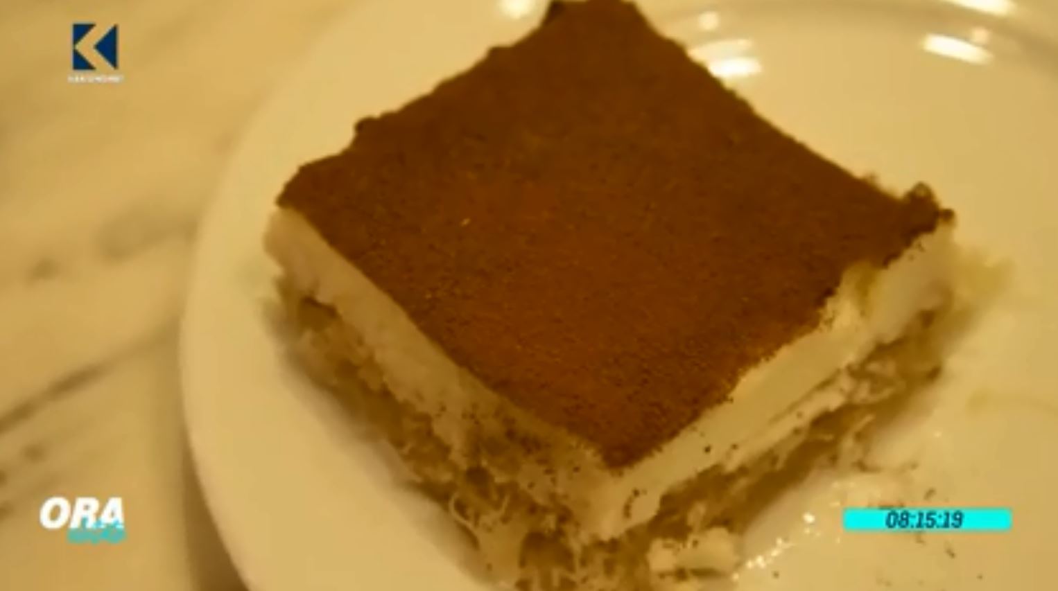 Si përgatitet ekmek kadaifi? (VIDEO)