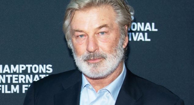 Baldwin i bën thirrje Hollywood-it që të ketë një oficer policie gjatë xhirimeve