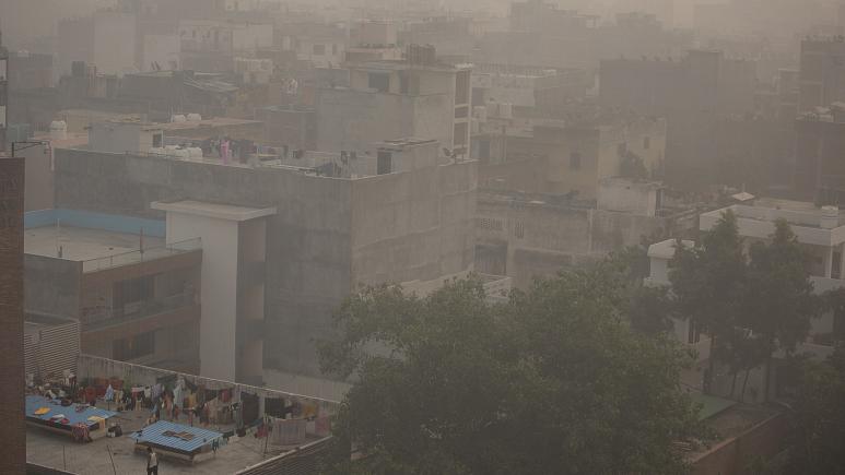 Nju Delhi drejt mbylljes totale nga smogu toksik