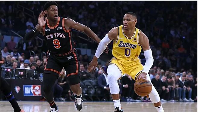 Knicks triumfojnë ndaj Lakers (VIDEO)