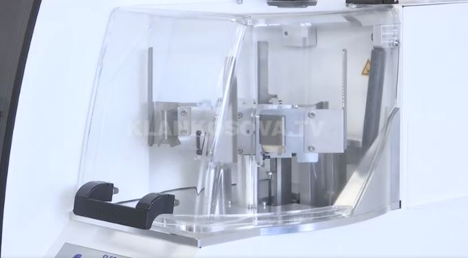 QKUK-ja bëhet me laborator të ri të Patologjisë (VIDEO)