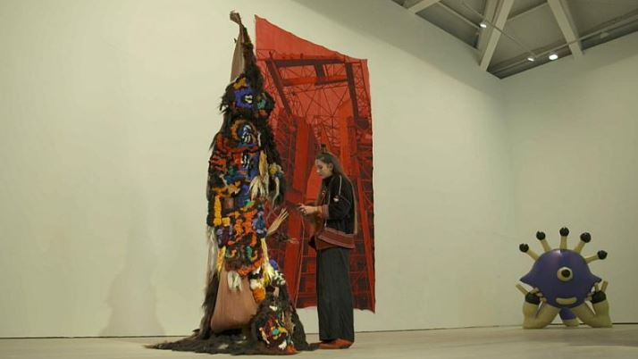 Gjenerata e pandemisë: Galeria “Saatchi” në Londër shfaq punën e artistëve të diplomuar