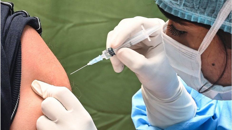 AstraZeneca do të përfitojë nga vaksina kundër COVID