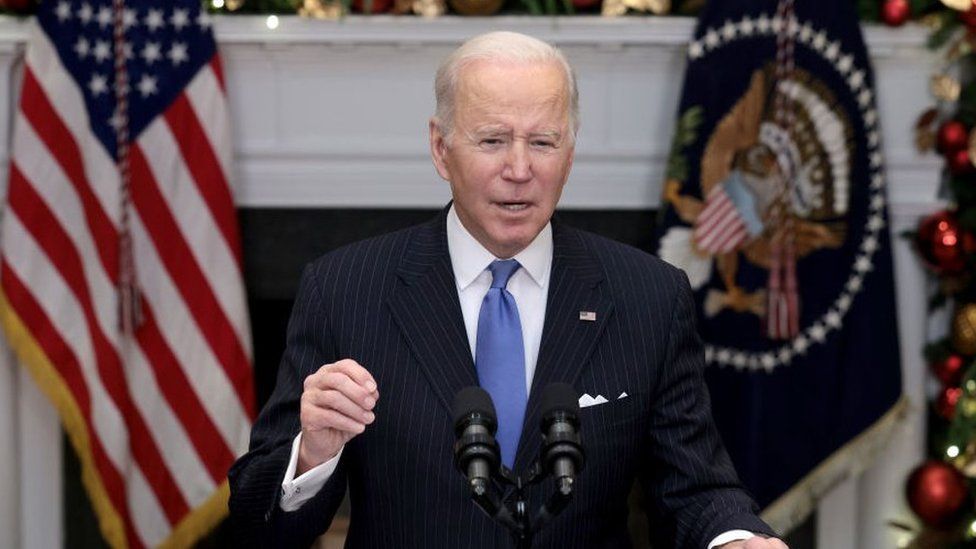 Bllokimi për variantin Omicron nuk nevojitet tani për tani, thotë Biden