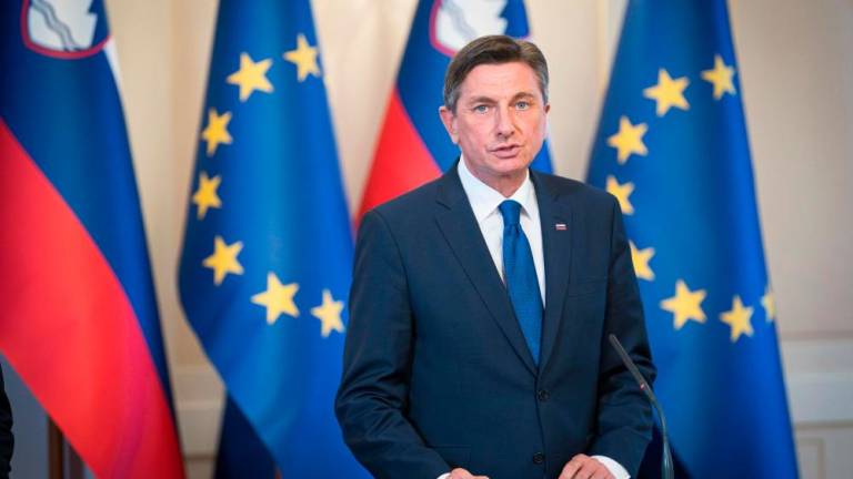 Gazeta sllovene: Ish-presidenti Pahor po synon ta zë vendin e Lajçakut