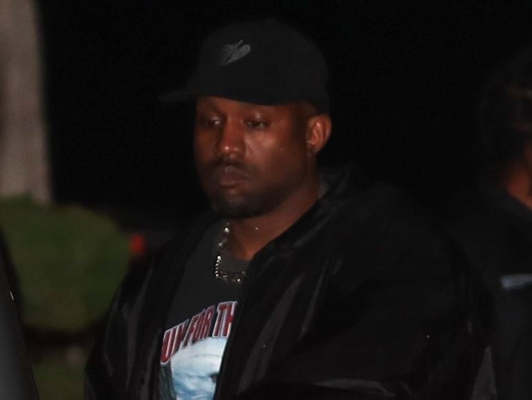 Kanye West rruan vetullat (FOTO)
