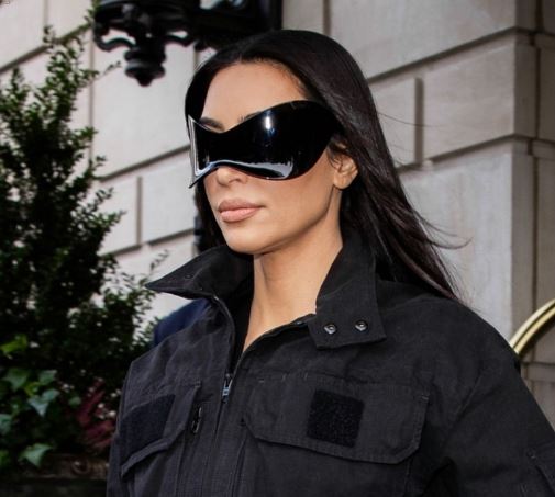 Kim vendos syze futuristike për një shëtitje në NYC (FOTO)